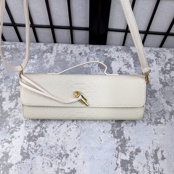 Cream Snakeskin Embossed Baguette Crossbody Bag Gold Hardware Tassel Turn-lock - Picture 2 of 13